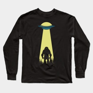 bigfoot ufo Abduction Sasquatch Long Sleeve T-Shirt